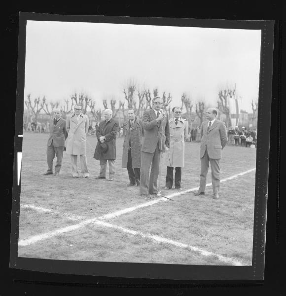 Ritratto di gruppo maschile - Torneo Dugoni 1974 - Mantova - Parco Te - Campi da calcio