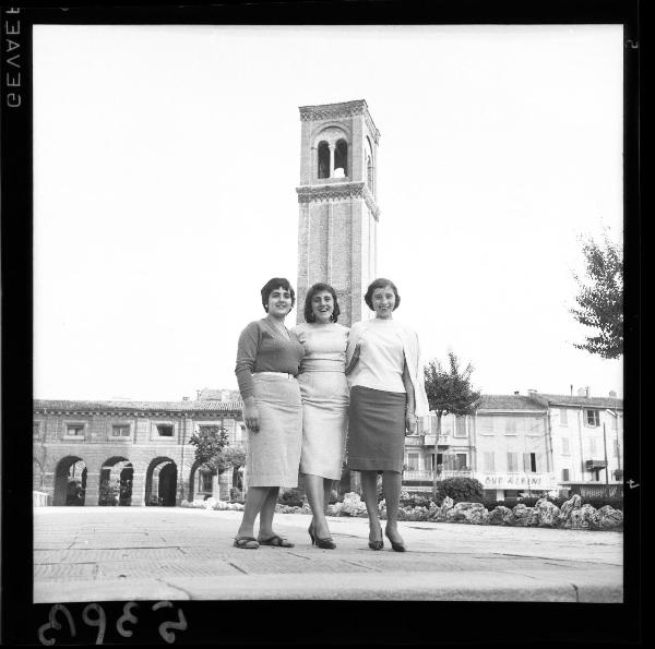 Ritratto di gruppo femminile - Mantova - Lungorio - Torre di S. Domenico