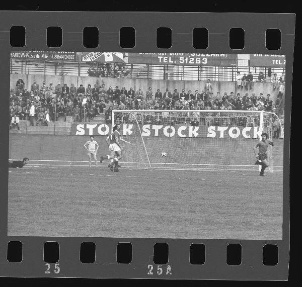 Partita Mantova-Catania 1973 - Mantova - Stadio Danilo Martelli - Azione di gioco - Primo gol di  Claudio Turchetto