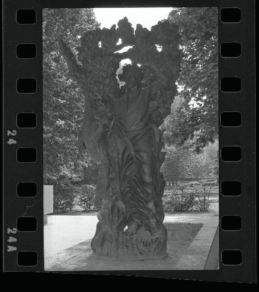 Scultura - Aldo Bergonzoni e Marino Mazzacurati - Giardini di viale Piave - « Monumento al partigiano ».