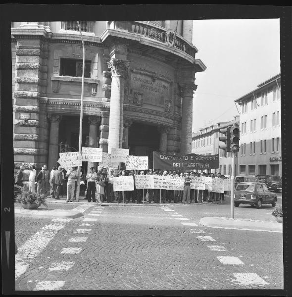 Manifestazione sindacale - Mantova - Piazza Martiri di Belfiore - Braccianti agricoli