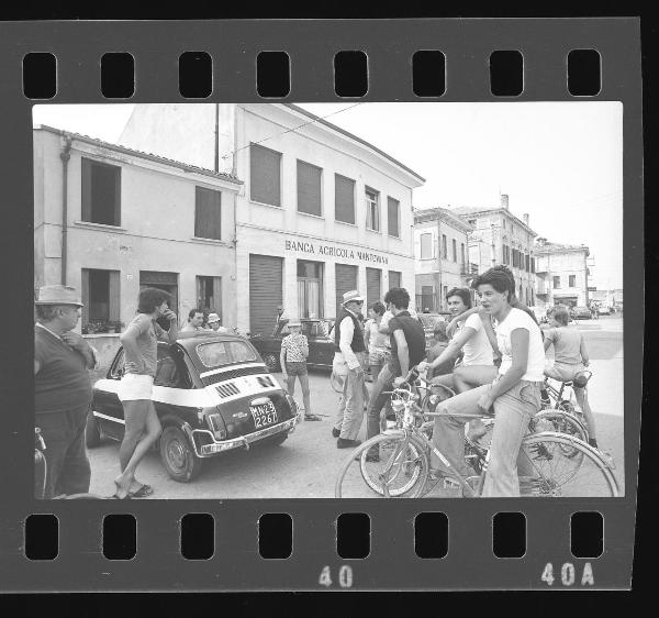 Villimpenta - Piazza Roma - Banca Agricola Mantovana - Esterno - Rapina a mano armata - Curiosi