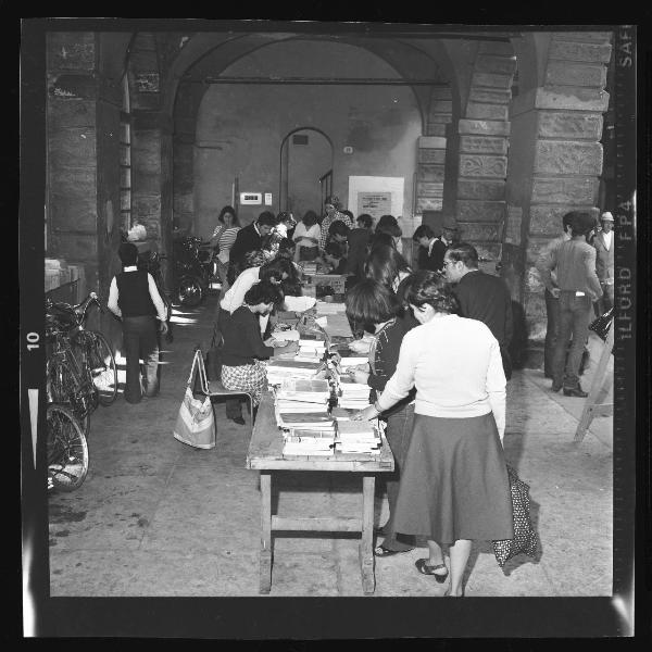 Mercatino libri di testo usati - Mantova - Via Pescheria - Loggia di Giulio Romano