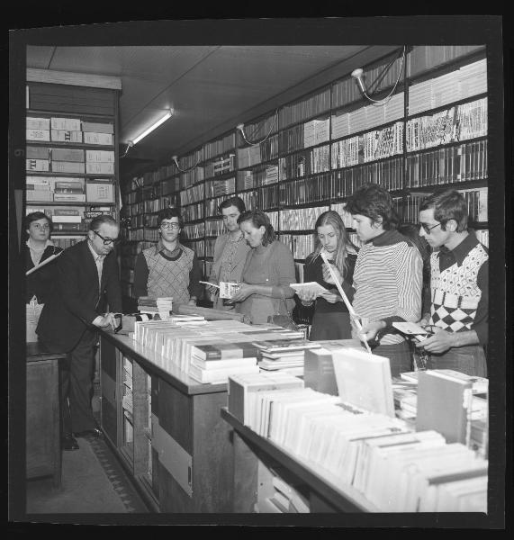 Acquisto testi scolastici - Mantova - Corso Umberto I 32 - Libreria Di Pellegrini