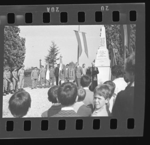 Commemorazione martirio dell'Aldriga - Curtatone - Via al Lago 8a - Benedizione del parroco don Mario Zanardi