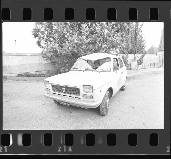 Incidente stradale - Strada Brescia Mantova - Auto incidentata -  « Fiat 127 »