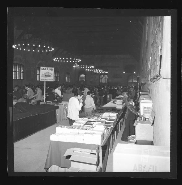 XVI convegno filatelico-numismatico - Mantova - Palazzo della Ragione - Interno