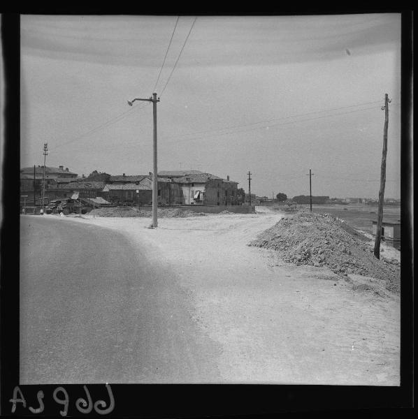 Mantova - Strada in costruzione - Lago di Mezzo