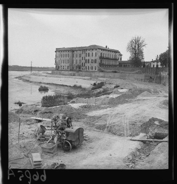 Mantova - Strada in costruzione - Macchinario edile - Palazzo del Mago - Lago di Mezzo