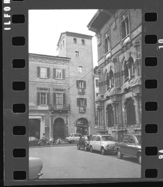 Mantova - Palazzo - Via Pierfotunato Calvi da Via Baldassarre Castiglioni - Palazzo Andreani