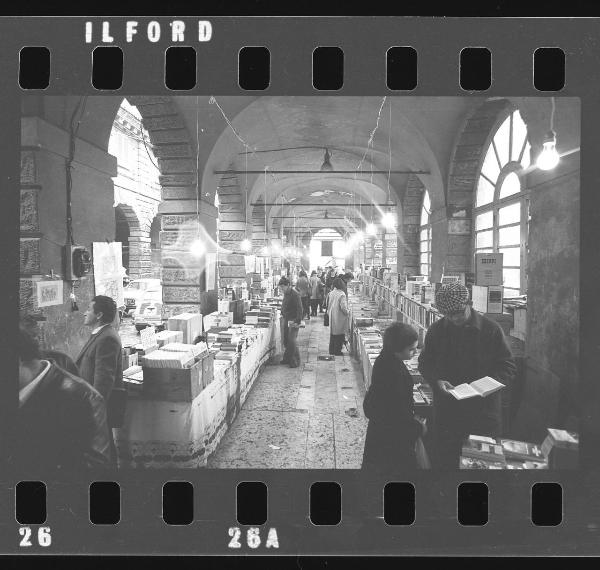 Mercatino dei libri - Mantova - Via Pescherie -  Loggia delle Pescherie di Giulio Romano - Pescheria di levante