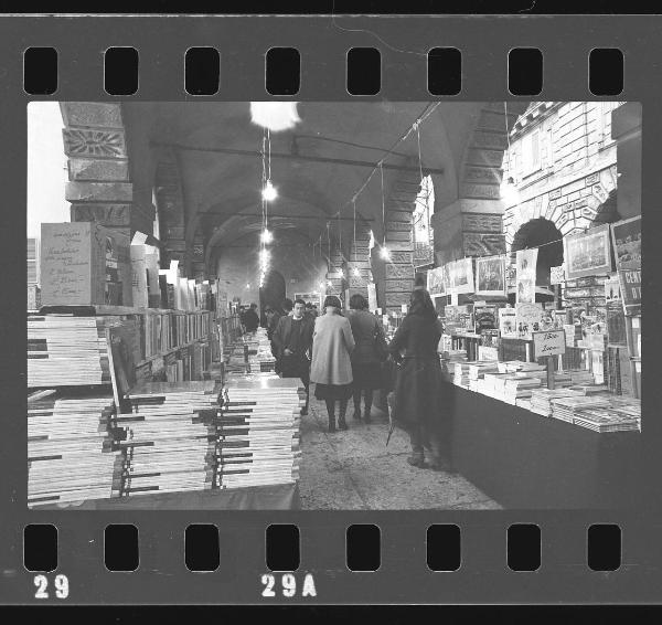 Mercatino dei libri - Mantova - Via Pescherie -  Loggia delle Pescherie di Giulio Romano - Pescheria di ponente