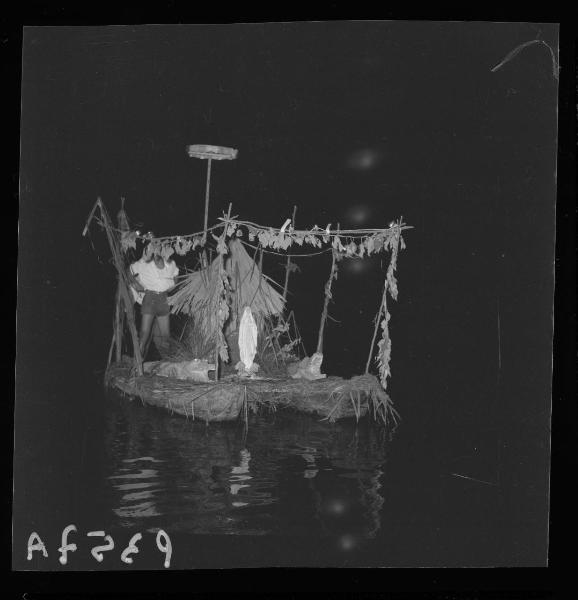 Mantova - Borgo Angeli - Lago Superiore - Zattera con la statua della Vergine - Processione mariana