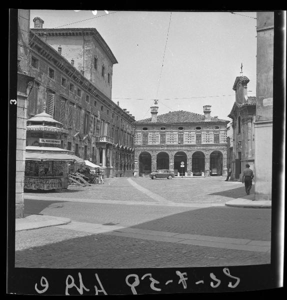 Mantova - Piazza Canossa