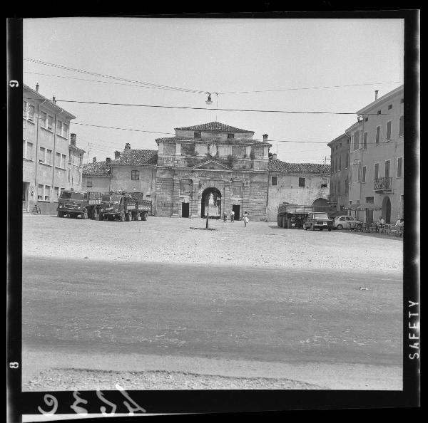 Mantova - Cittadella - Piazza Porta Giulia