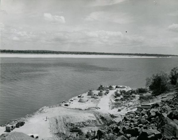 Innocenti - Impianto siderurgico dell'Orinoco - Molo: le fondamenta del pontile: i plinti di fondazione