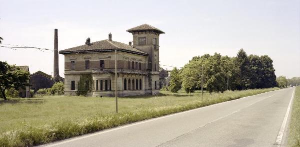 Lomello - Villa Cerri - Vegetazione - Alberi - Strada provinciale 193 bis
