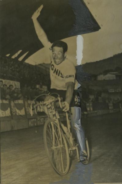 Ciclismo - Pierino Baffi - Corsa Parigi -Nizza-Roma 1959 - Tappa Chiavari-Firenze - Arrivo del vincitore della tappa