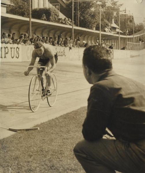 Ciclismo - Leandro Faggin - Copenhagen (Danimarca)- Campionati del mondo di ciclismo su pista 1956 - Inseguimento individuale dilettanti - In azione