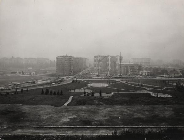 Milano - QT8 - Viale Cimabue - Viale Isernia - Vista dall'alto del nuovo giardino pubblico