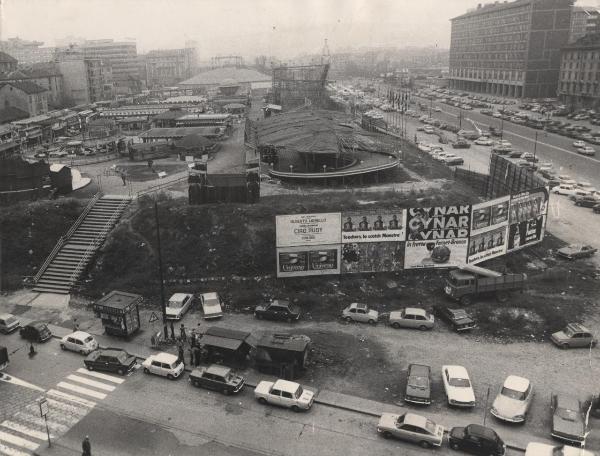 Milano - Via Galileo Galilei - Viale della Liberazione - Luna Park  delle Varesine - Panoramica dall'alto - Parcheggio - Cartelloni pubblicitari