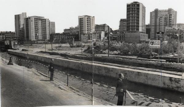 Milano - Centro direzionale - Naviglio della Martesana - Panoramica dei nuovi edifici per uffici da via Melchiorre Gioia