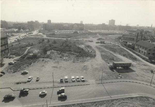 Milano -Quartiere Porta Garibaldi - Quartiere isola - Area destinata alla costruzione del Centro Direzionale - Vista dall'alto - Speculazione edilizia