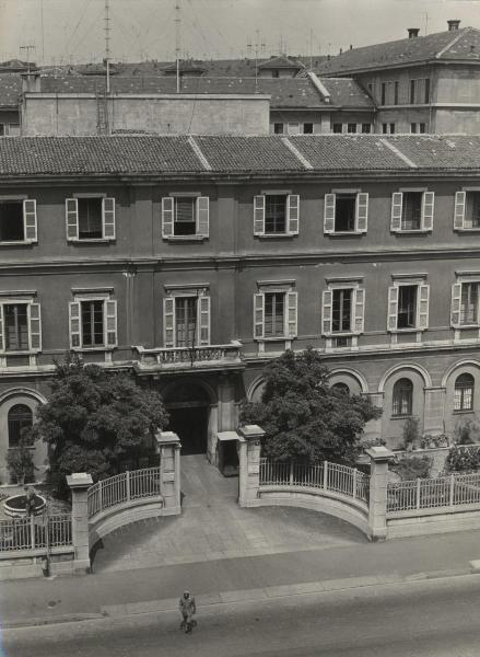 Milano - Via Melchiorre Gioia - Caserma della Guardia di Finanza - Ingresso