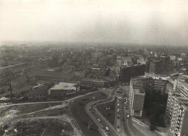 Milano - Quartiere Porta Garibaldi - Quartiere Isola - Area destinata alla costruzione del Centro Direzionale - Vista dall'alto - Speculazione edilizia