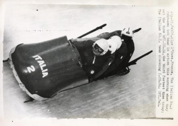 Sport invernali - Bob a quattro maschile - Alpe d'Huez (Francia) - Giochi della X Olimpiade invernale 1968 - Il bob di Italia II in azione