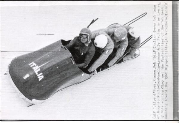 Sport invernali - Bob a quattro maschile - Alpe d'Huez (Francia) - Giochi della X Olimpiade invernale 1968 - Eugenio Monti, Roberto Zandonella, Mario Armano e Luciano De Paolis in azione su Italia I