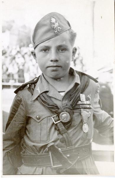 Lorenzo Fusco in divisa militare - Ritratto infantile - Decorazioni - Armi