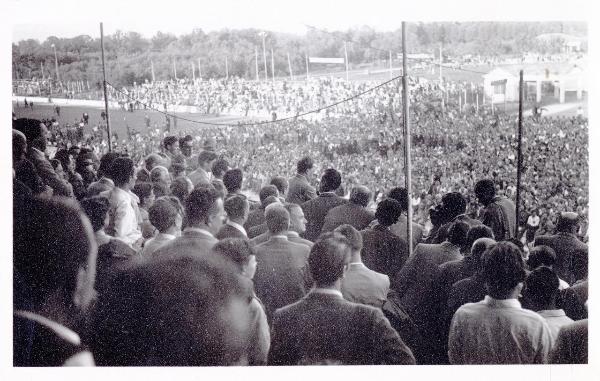 Monza - Autodromo - Festa provinciale dell'Unità 1950 - Tribune - Oratore al microfono