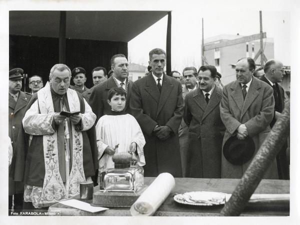 Lodi - Inaugurazione(?) - Francesco Scotti (secondo da sinistra) ascolta la benedizione di un sacerdote - Chierichetto - Ritratto di gruppo - Ritratto infantile - Militari