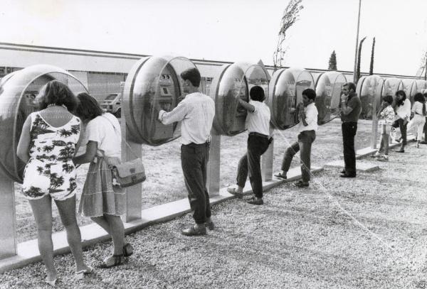 Roma - Festa nazionale de l'Unità 1984 - EUR - Telefoni pubblici - Area dedicata