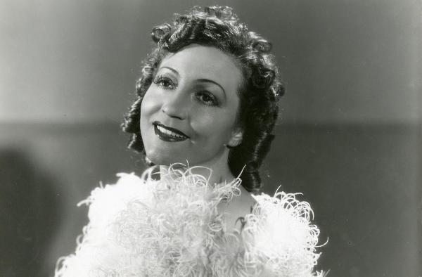Scena del film "Fuochi d'artificio" - Righelli, Gennaro, 1938 - Primo piano di Linda Pini.