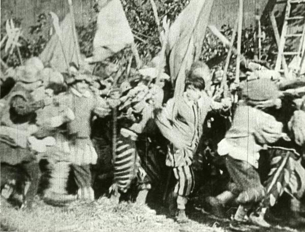 Scena del film "Genoeffa di Brabante" - Zeglio, Primo, 1947 - Attori non identificati durante una battaglia.