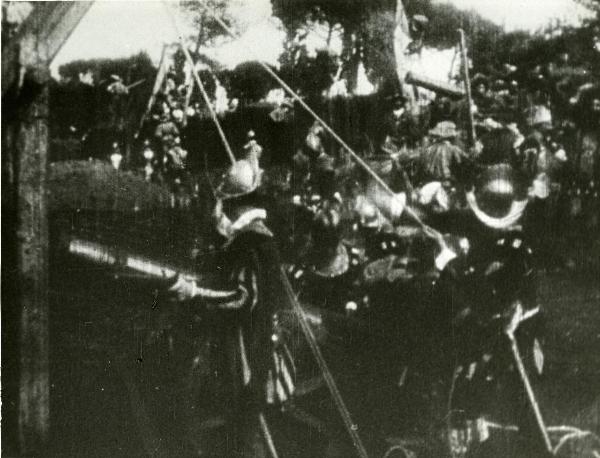 Scena del film "Genoeffa di Brabante" - Zeglio, Primo, 1947 - Attori non identificati durante una battaglia.