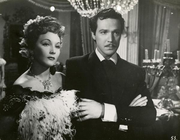 Scena del film "Guarany" - Freda, Riccardo, 1948 - A destra, Antonio Vilar e a sinistra, Gianna Maria Canale. I due si tengono a braccetto.








