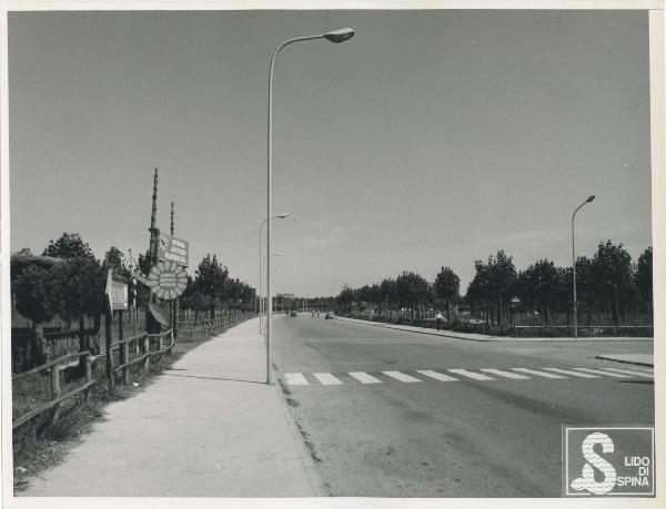 Lido di Spina - Izar Immobiliare - Quartiere giardino Le Valli - Strada - Fermata trenino per la spiaggia