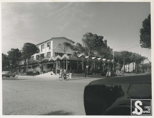 Lido di Spina - Izar Immobiliare - Quartiere giardino Le Valli - Bar gelateria