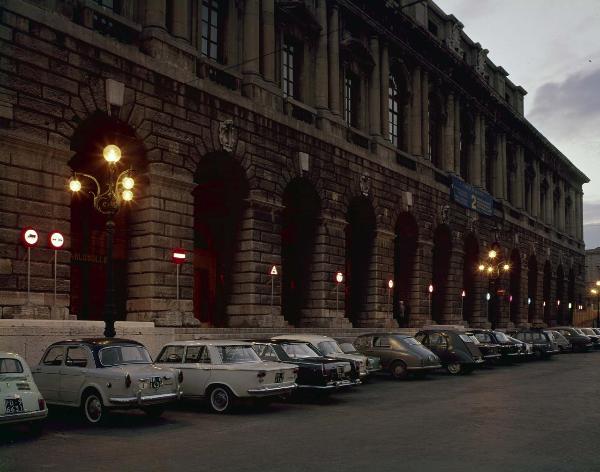 Verona - II Convegno nazionale degli Assessori comunali alla polizia urbana e al traffico - Palazzo Pompei - Materie plastiche - Vedril - Segnali stradali - Automobili