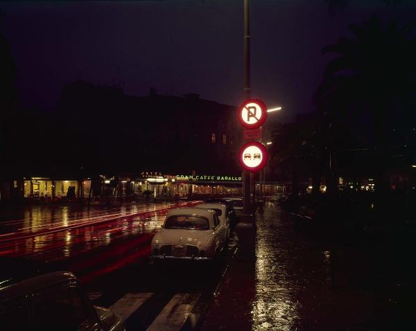 Rapallo - Materie plastiche - Vedril - Segnaletica stradale - Divieto di parcheggio - Divieto di sorpasso - Esercizi commerciali - Automobili