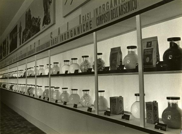 Milano - Fiera campionaria del 1937 - Padiglione Montecatini - Sala interna