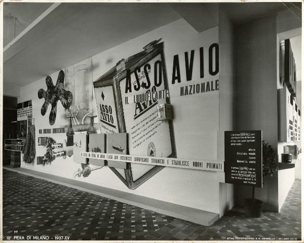 Milano - Fiera campionaria del 1937 - Padiglione Montecatini - Sala lubrificante Asso Avio