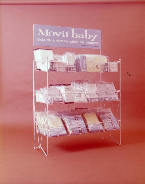 Sala posa - Materie plastiche - Cloruro di polivinile - Movil - Linea Movil Baby - Scaffale espositivo
