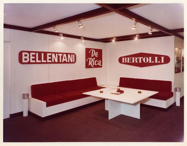 Roma - Settimana vita collettiva - Interno - Stand Alimont - Marchi - Bellentani - De Rica - Bertolli