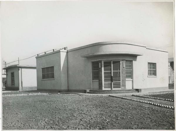 Crotone - Stabilimento chimico - Edificio - Esterno