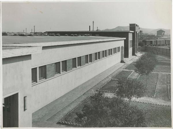 Crotone - Stabilimento chimico - Edificio - Esterno