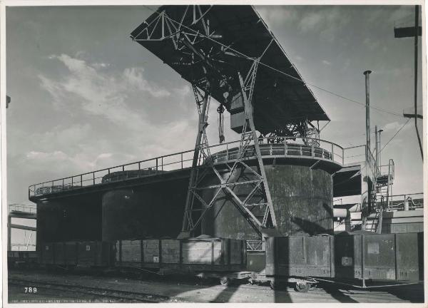 Crotone - Stabilimento chimico - Desolforazione gas